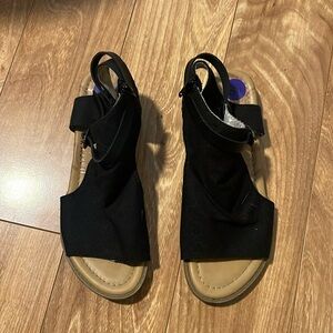 Blowfish Malibu women’s sandals 8.5